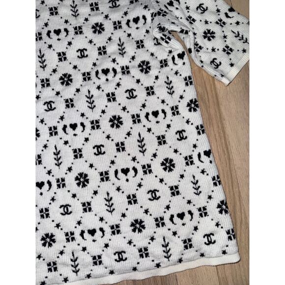 Chanel 19K Coco Neige Black White Wool CC Logo Top Short Sleeve Tee T Shirt 40 - Picture 7 of 16